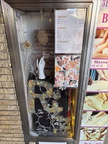 �q�h�y�y�@ �j�x�n�s�n